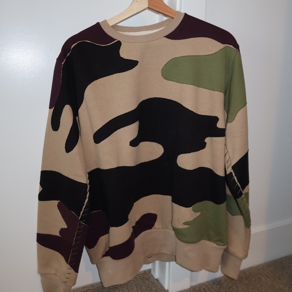 ONE 432 Camo Crewneck - Picture 1 of 1
